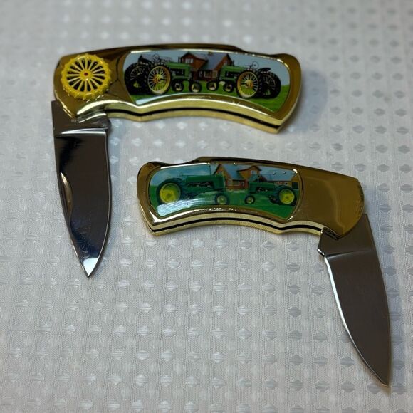 Vintage John Deere Collector Pocketknife Set with Tin Case Used as Display Only - Picture 2 of 9